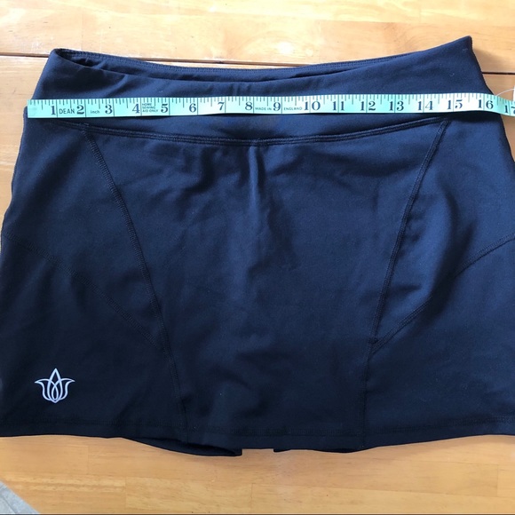 🧘🏻♀️ Lotus Activa Black Athletic Skort - Picture 9 of 11